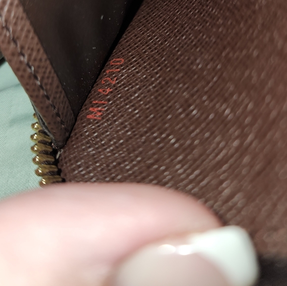 New Authentic Louis Vuitton Long Zippy Organizer Wallet Damier Ebene - Picture 8 of 11